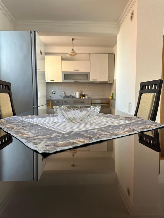Spacious 3-Bedroom Condo Next To City Center Pristina Extérieur photo