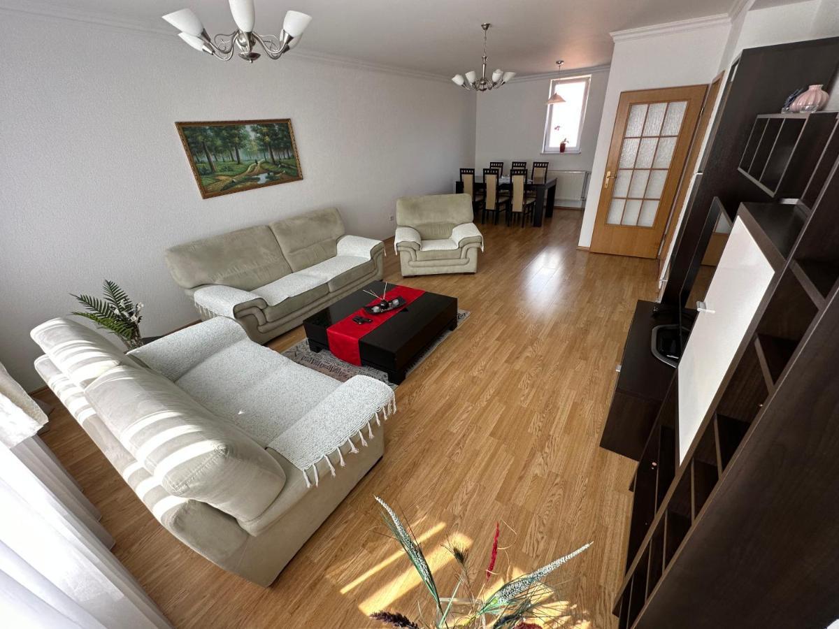 Spacious 3-Bedroom Condo Next To City Center Pristina Extérieur photo