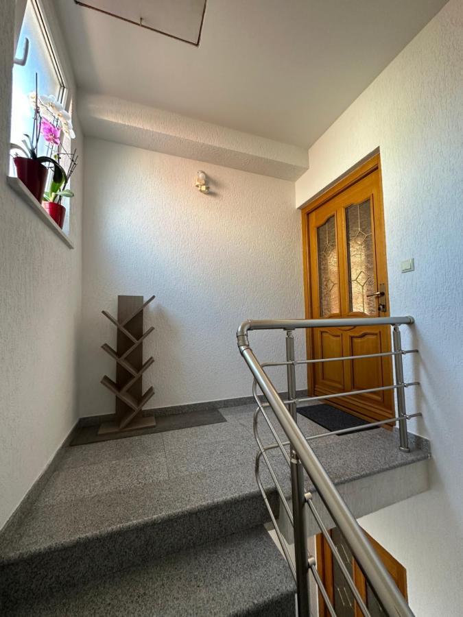 Spacious 3-Bedroom Condo Next To City Center Pristina Extérieur photo