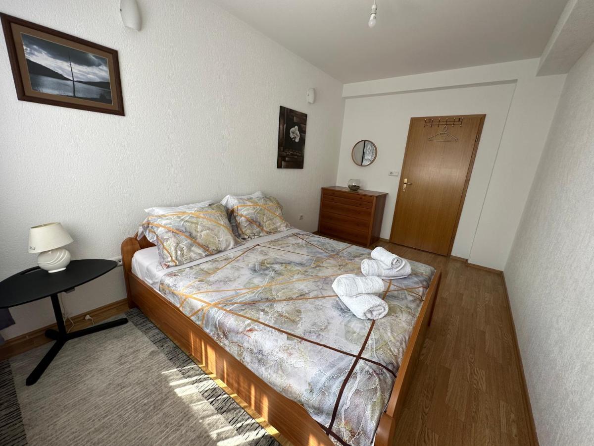 Spacious 3-Bedroom Condo Next To City Center Pristina Extérieur photo